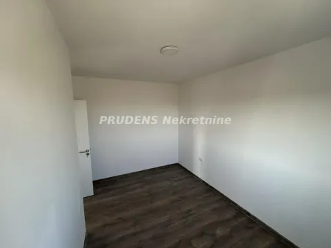 Prodaja, trosoban stan, 63m², Surčin, Beograd - image 12