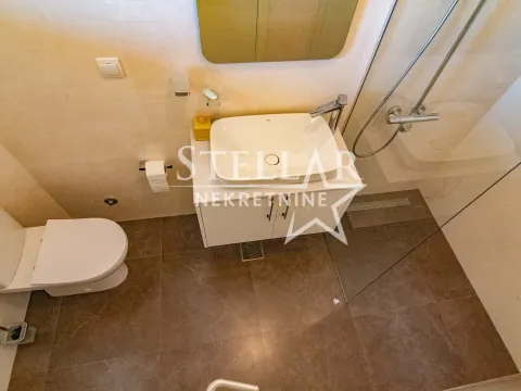 Izdavanje, kuća, 350m², Beri, Podgorica - image 14