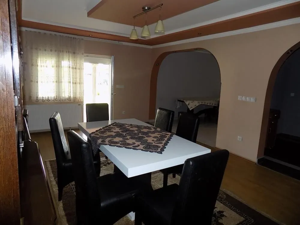 Prodaja, kuća, 385m², Končarevo, Jagodina