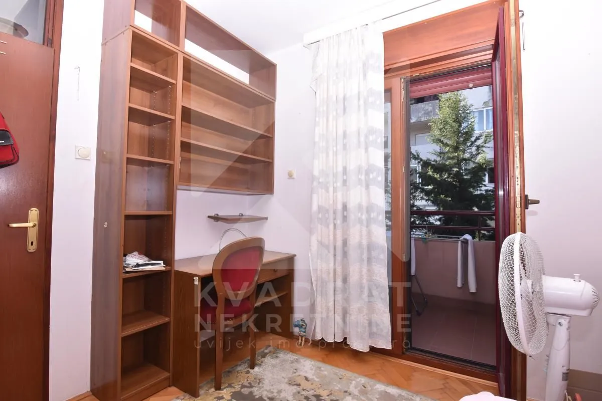 Prodaja, trosoban stan, 108m², Malo Brdo, Podgorica