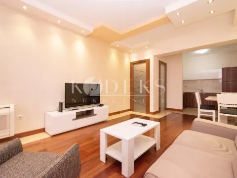 Izdavanje, dvosoban stan, 74m², Centar, Podgorica - image 3