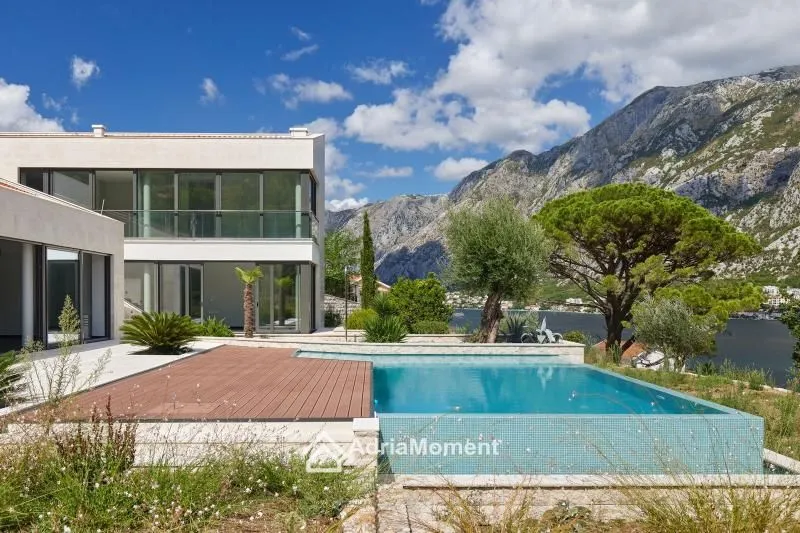 Sale, house, 373m², Prčanj, Kotor