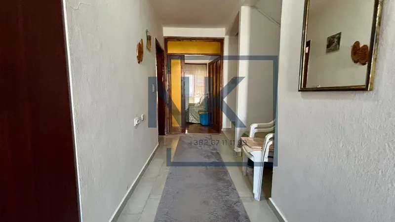 Prodaja, kuća, 250m², Stari Aerodrom, Podgorica