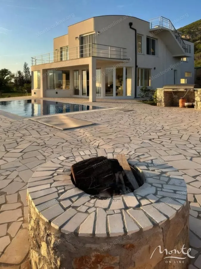 Prodaja, kuća, 240m², Dobre Vode, Bar