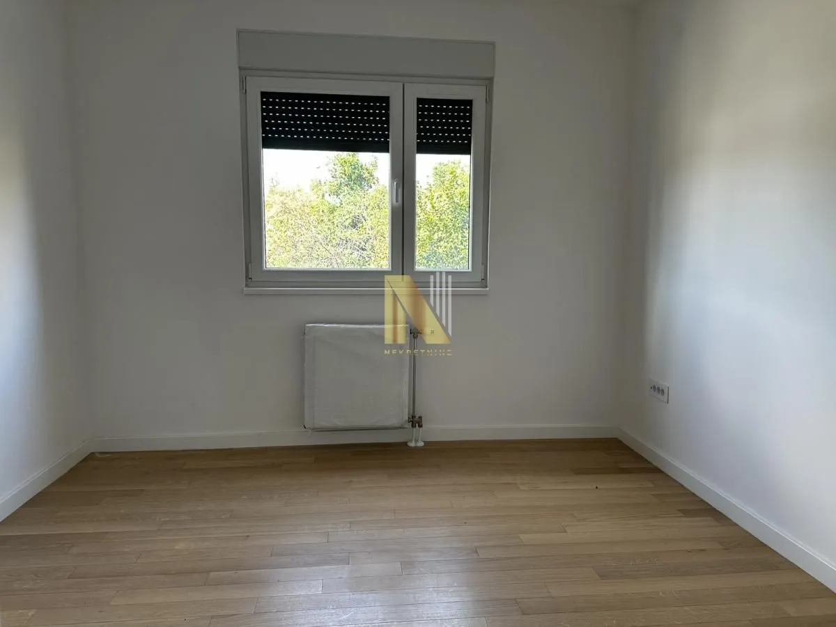 Rent, office space, 67m², Novo naselje, Novi Sad