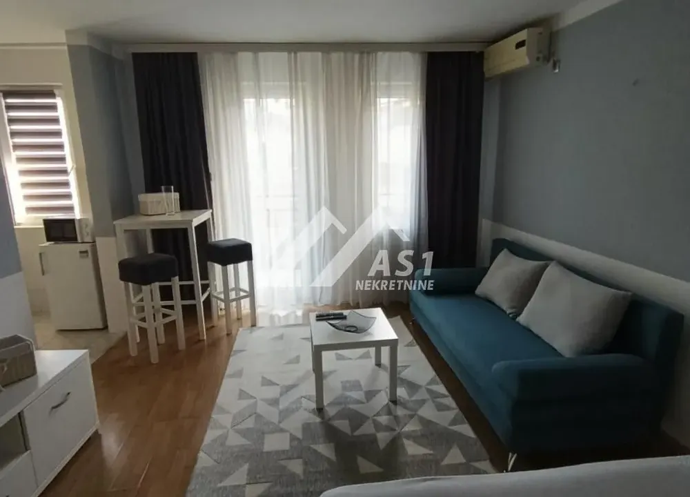 Izdavanje, stan, 33m², Centar, Novi Sad