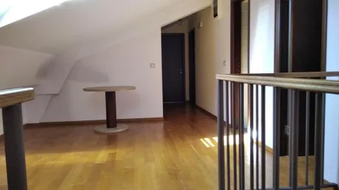 Izdavanje, trosoban stan, 120m², City Kvart, Podgorica - image 23