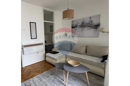 Izdavanje, jednosoban stan, 37m², City Kvart, Podgorica