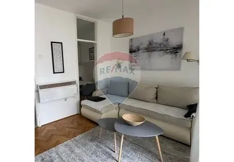 Izdavanje, jednosoban stan, 37m², City Kvart, Podgorica