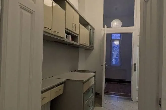 Rent, four bedroom apartment, 80m², Stari Grad, Beograd