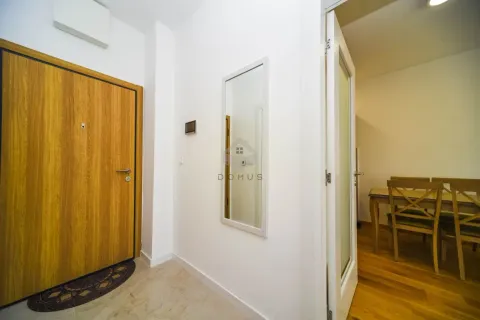 Rent, one bedroom apartment, 50m², Tološi, Podgorica - image 9