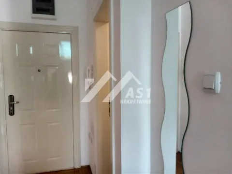 Izdavanje, dvosoban stan, 25m², Sajam, Novi Sad Sve Podlokacije - image 3