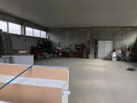 Poslovni prostor in Batajnica