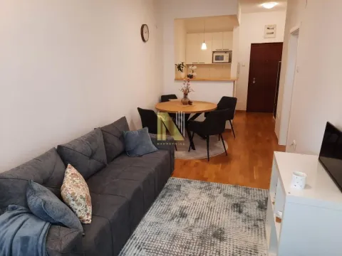 Izdavanje, poslovni prostor, 41m², Liman 3, Novi Sad Sve Podlokacije - image 2