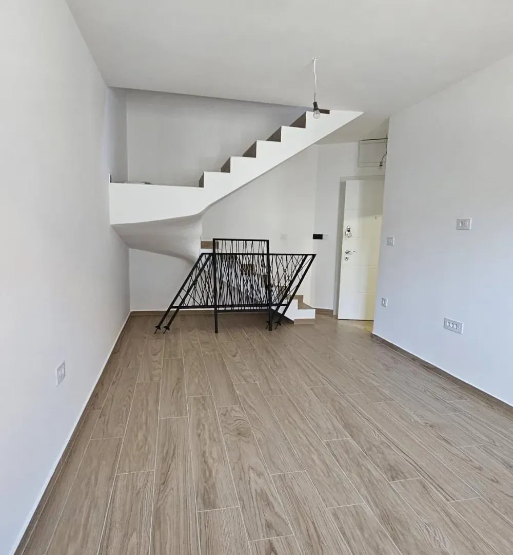 Sale, three bedroom apartment, 65m², Cvetkova Pijaca, Zvezdara Sve Podlokacije