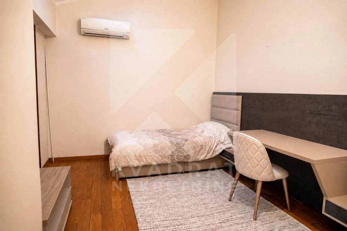 Rent, three bedroom apartment, 120m², 1 maj, Podgorica