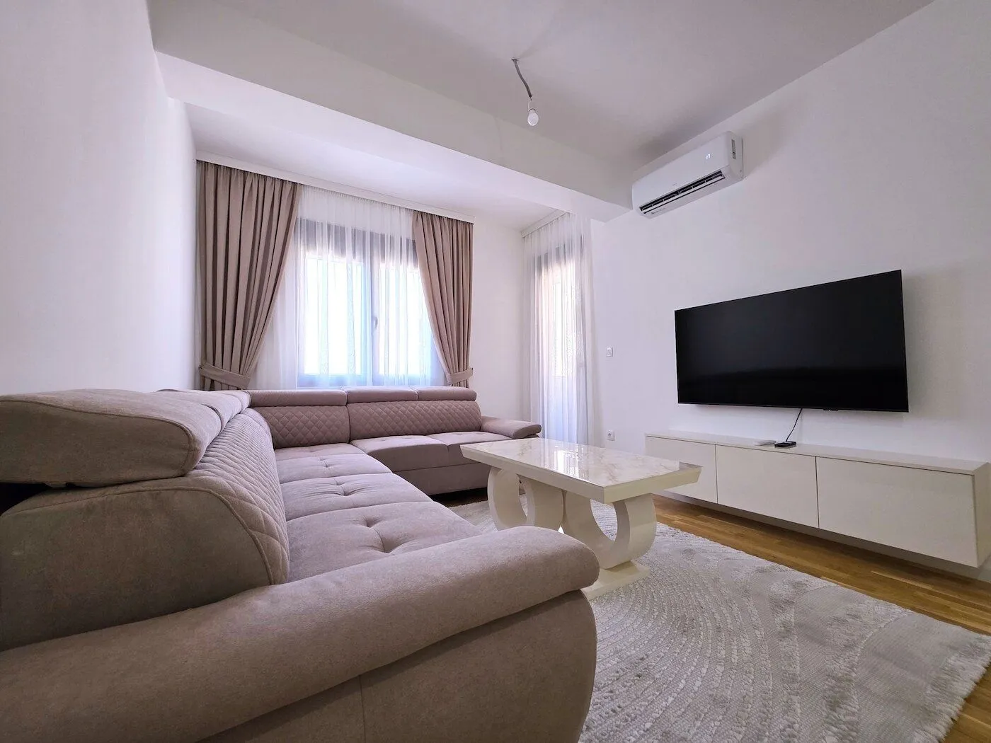 Rent, one bedroom apartment, 44m², Stari Aerodrom, Podgorica