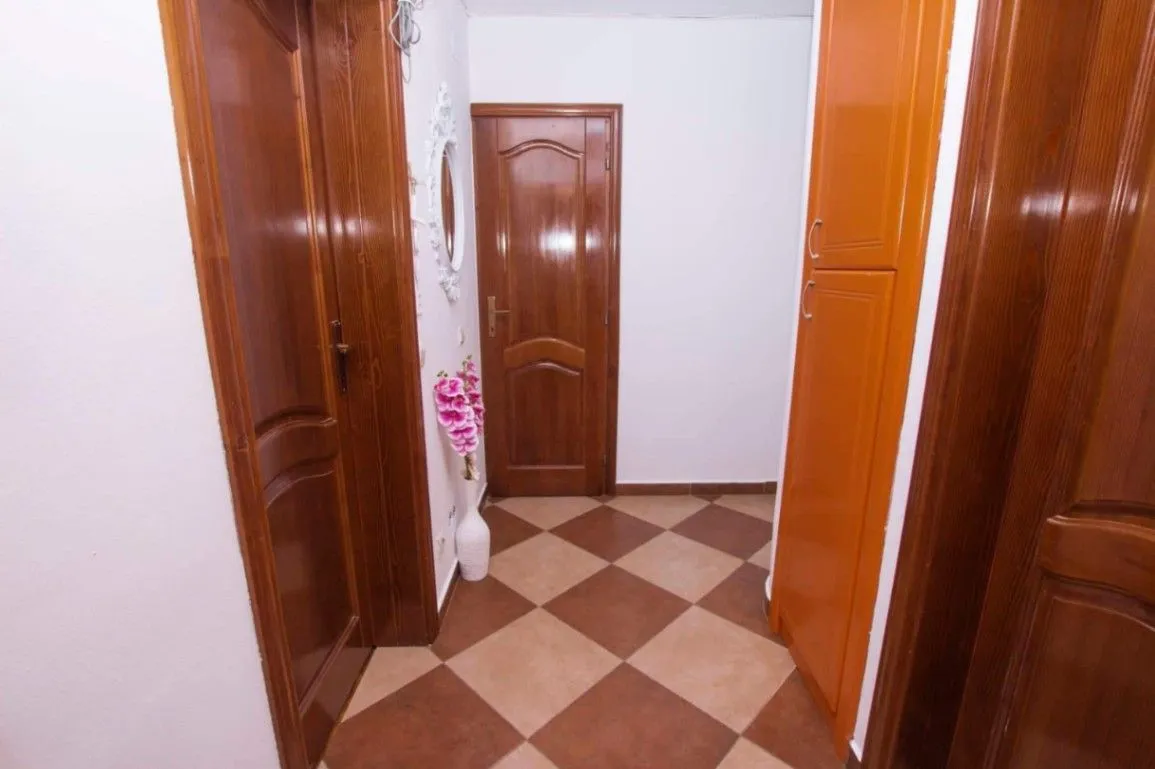 Sale, two bedroom apartment, 60m², Centar, Bar
