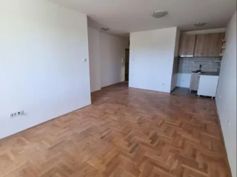 Izdavanje, jednosoban stan, 53m², Bulevar patrijarha Pavla, Novi Sad Sve Podlokacije - image 2