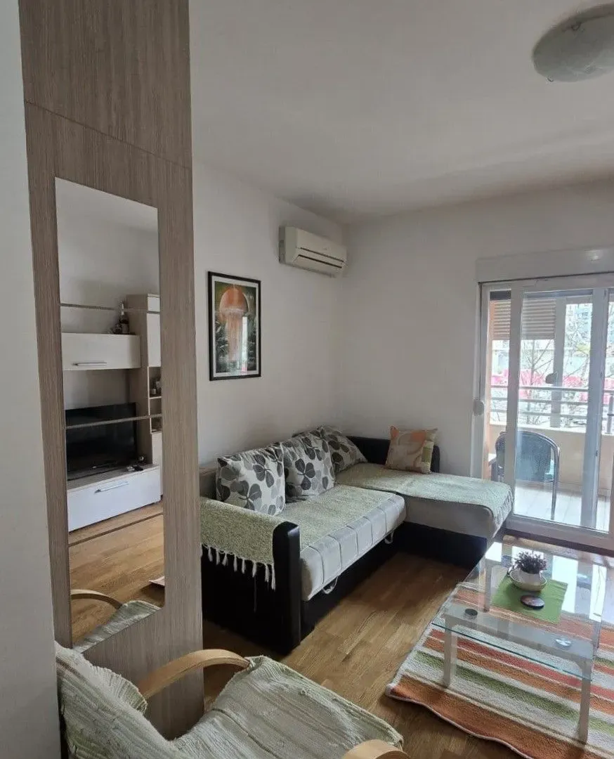 Rent, studio apartment, 33m², City Kvart, Podgorica