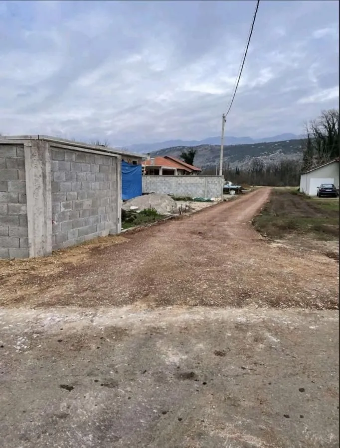 Prodaja, plac, 1100m², Danilovgrad, Crna Gora