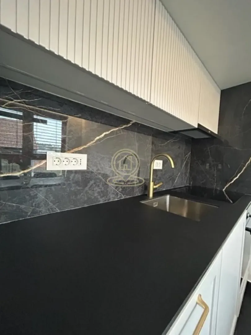 Izdavanje, trosoban stan, 81m², Crveni Krst, Beograd