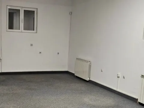 Izdavanje, kuća, 360m², Momišići, Podgorica - image 4