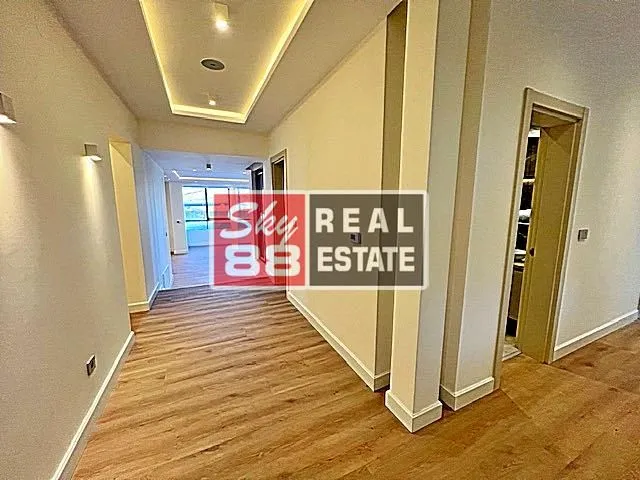 Rent, four bedroom apartment, 156m², Savski Venac, Beograd