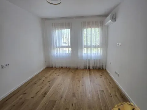 Izdavanje, trosoban stan, 114m², Vračar Hram, Vračar Sve Podlokacije - image 13