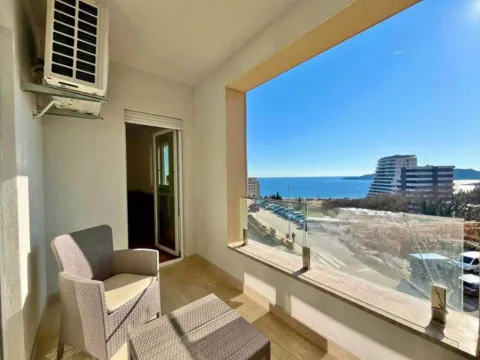 Sale, two bedroom apartment, 59m², Bečići, Budva