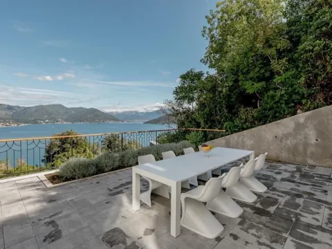 Prodaja, četvorosoban stan, 236m², Njivice, Herceg Novi - image 5