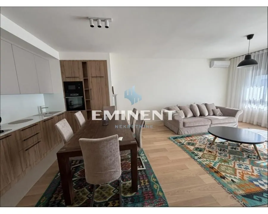 Izdavanje, trosoban stan, 86m², Savski Venac, Beograd