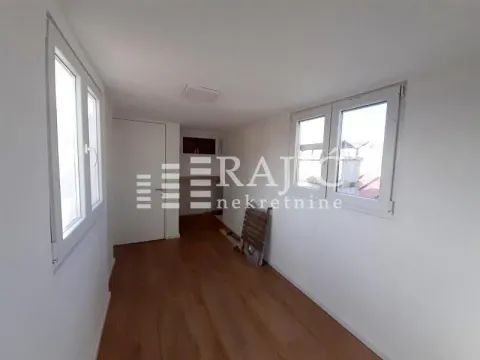 Izdavanje, četvorosoban stan, 110m², Savski Venac, Beograd - image 10