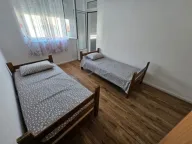 Izdavanje, dvosoban stan, 62m2, Centar, Bar