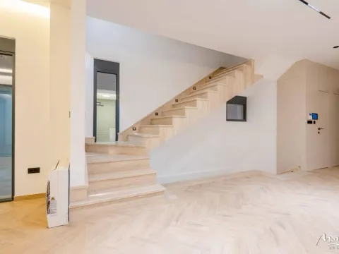 Prodaja, kuća, 240m², Kamenovo, Budva - image 3