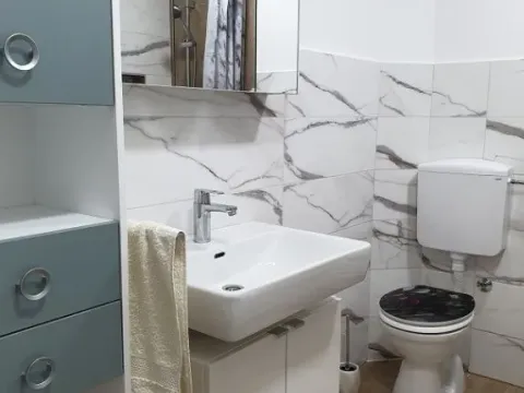 Izdavanje, kuća, 90m², Petrovaradin, Novi Sad - image 5