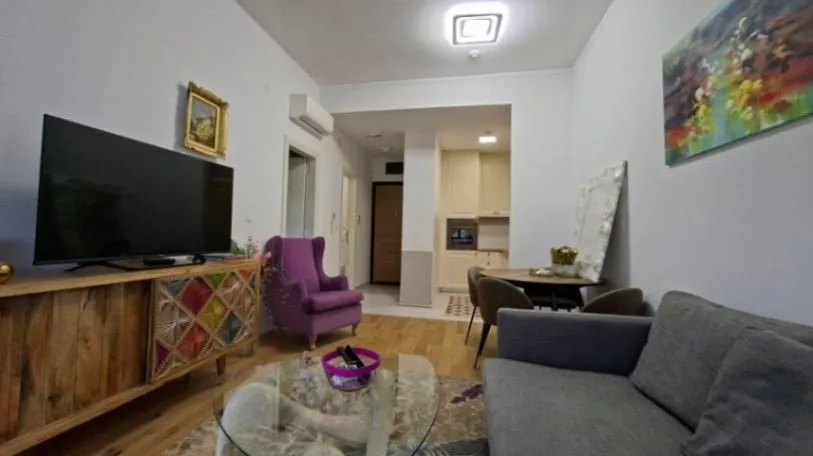 Izdavanje, jednosoban stan, 49m², Gornja Gorica, Podgorica