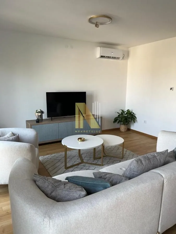Izdavanje, trosoban stan, 71m², Socijalno, Novi Sad Sve Podlokacije