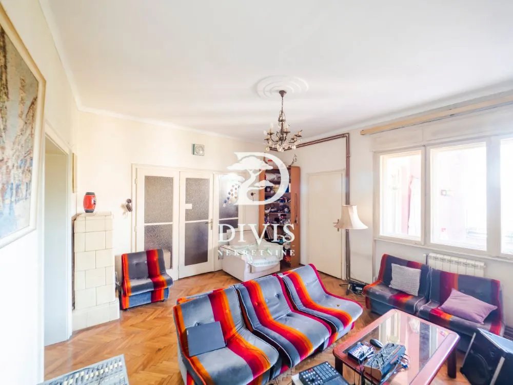 Prodaja, četvorosoban stan, 96m², Savski Venac, Beograd