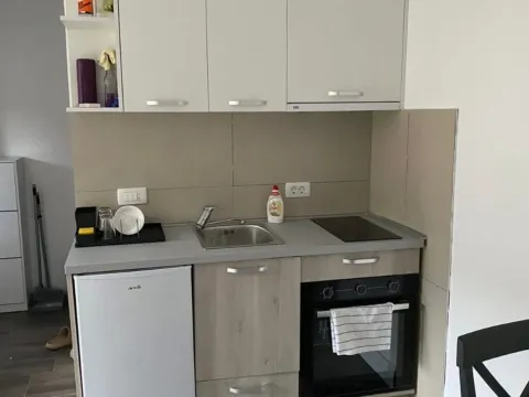 Izdavanje, dvosoban stan, 38m², Dubovica, Budva - image 7