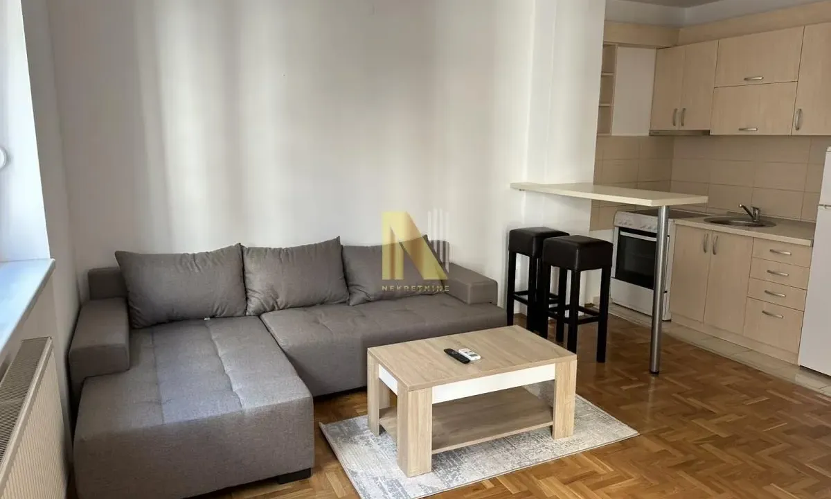 Izdavanje, garsonjera, 30m², Grbavica, Novi Sad Sve Podlokacije