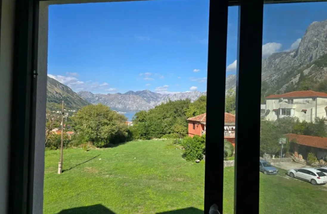 Prodaja, trosoban stan, 98m², Škaljari, Kotor