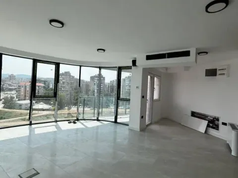 Rent, office space, 472m², Medijana, Niš