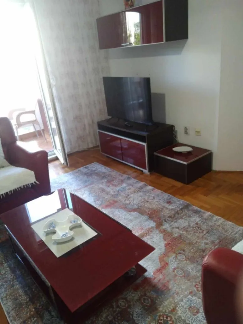 Izdavanje, dvosoban stan, 60m², Preko Morače, Podgorica