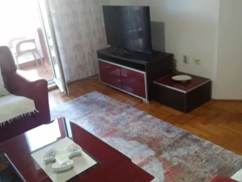 Izdavanje, dvosoban stan, 60m², Preko Morače, Podgorica - image 2