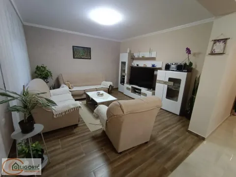 Sale, house, 346m², Strelište, Pančevo