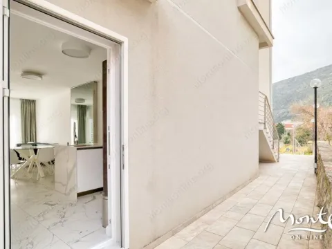 Sale, two bedroom apartment, 85m², Petrovac, Budva - image 8