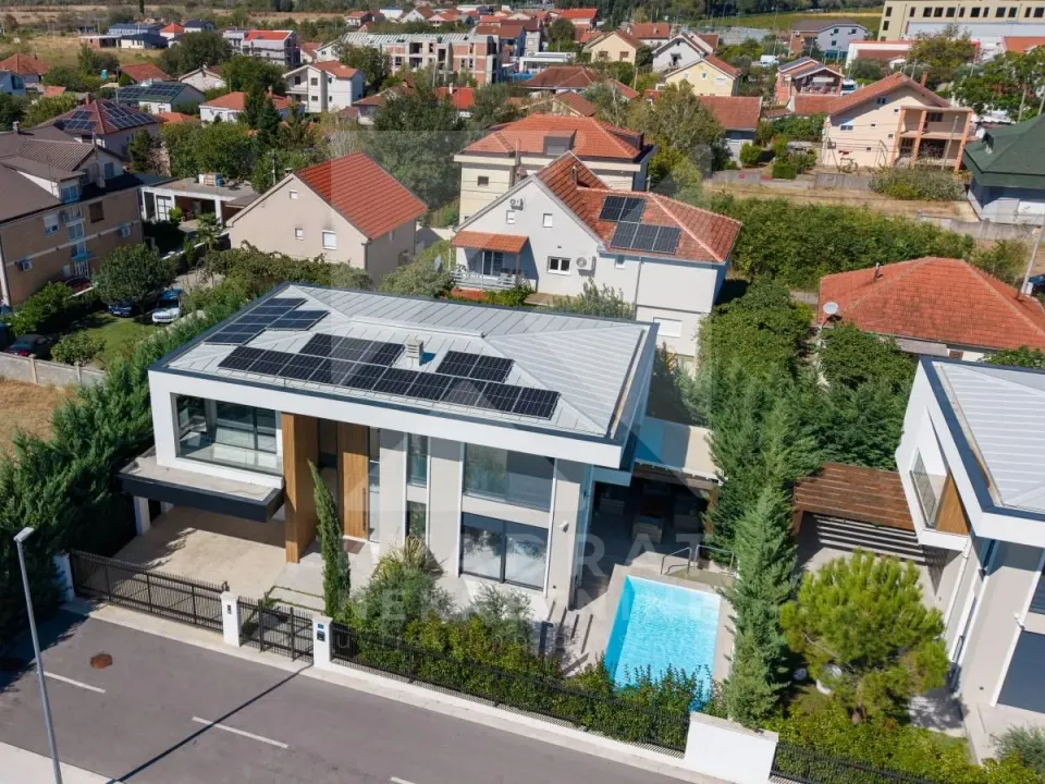 Rent, house, 230m², Gornja Gorica, Podgorica