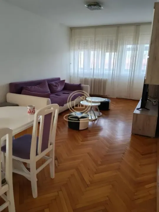 Prodaja, trosoban stan, 70m², Medijana, Niš