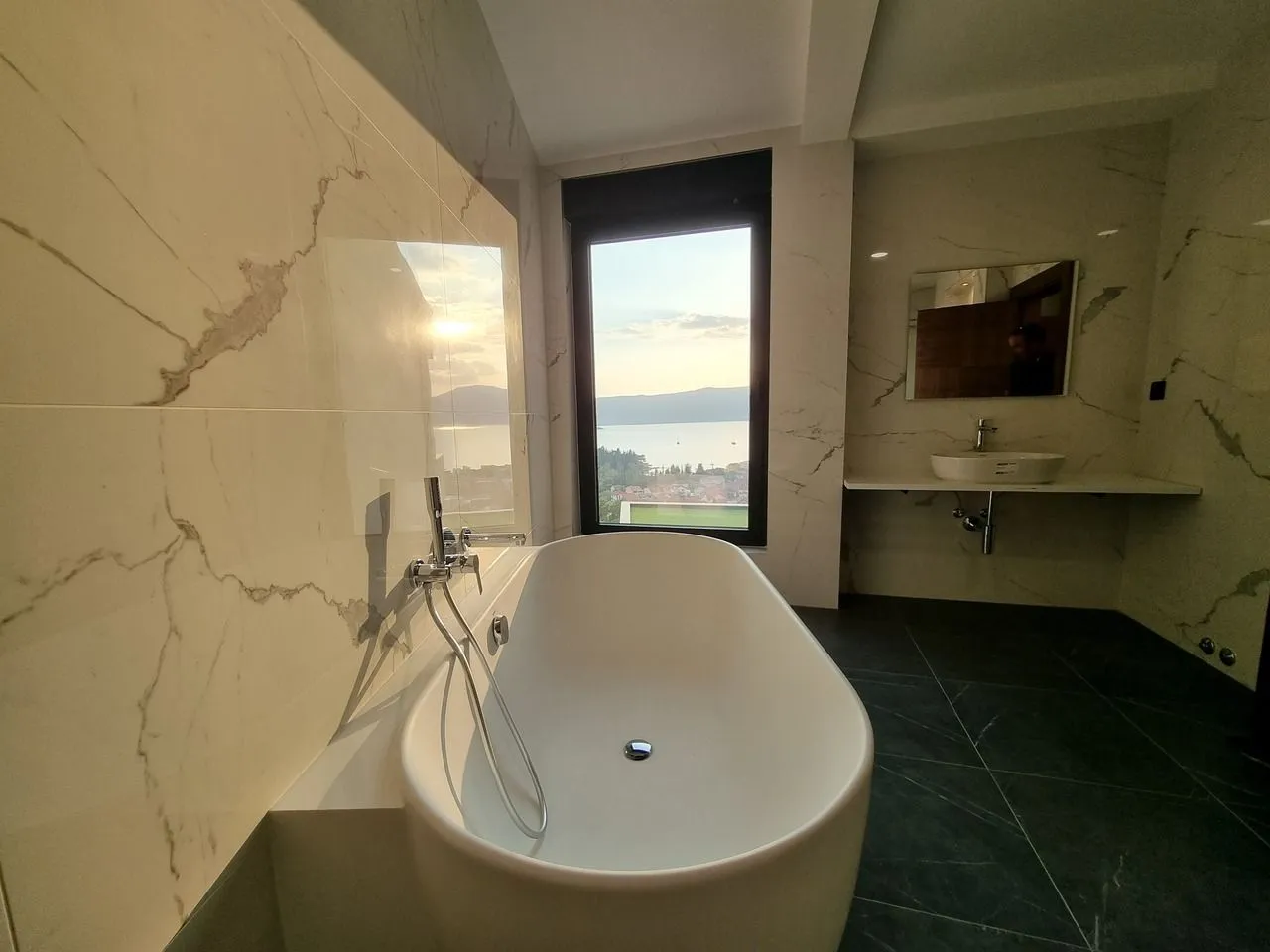 Sale, house, 490m², Tivat, Crna Gora